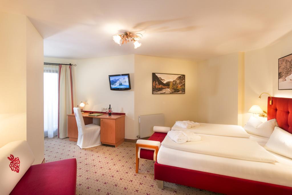 Hotel Zum Jungen Roemer 라드스타드트 객실 사진