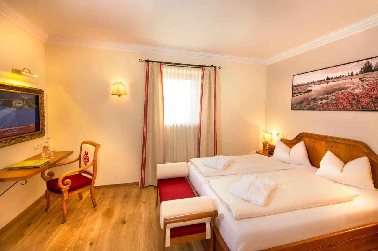 Hotel Zum Jungen Roemer 라드스타드트 외부 사진